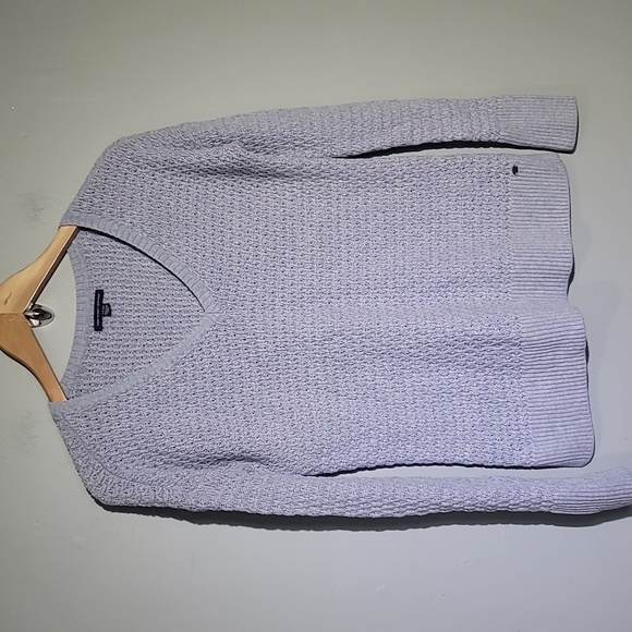 American Eagle Outfitters Lavender V-Neck Ling Sleeve Sweater - Picture 1 of 9